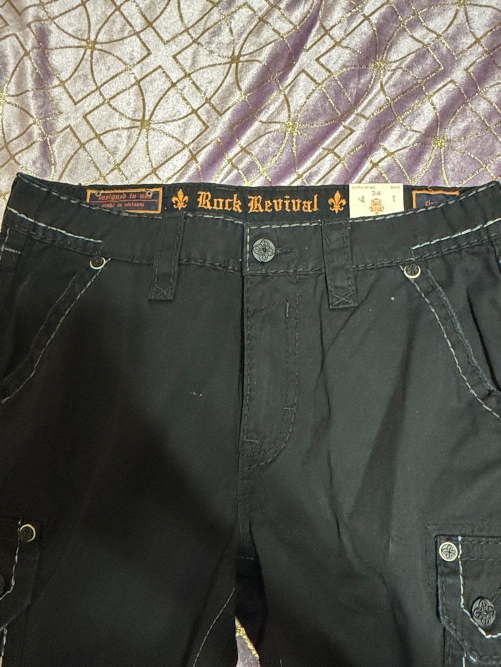 ๐ฅ NWT Rock Revival Black Men's Cargo Shorts with Contrast Stitching - Picture 7 of 13